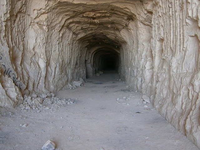 cave-g3ceeeeef5-640