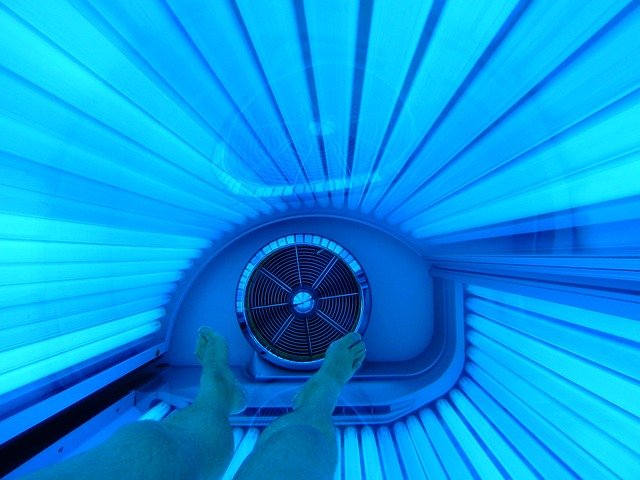 tanning-bed-gf39d23f0b-640