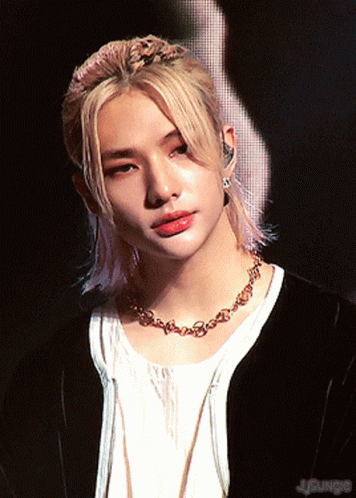hwang-hyunjin-hyunjin