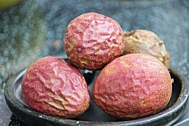 passion-fruit-2447767-640