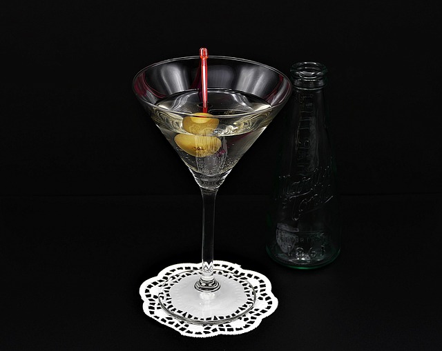 can-you-name-the-cocktail_2023-03-03_729538