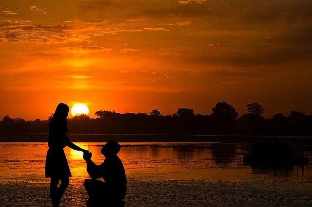 which-type-of-wedding-proposal-is-right-for-you-100-accurate-result_2023-03-21_012783