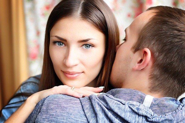 how-flirty-is-your-boyfriend-this-quiz-will-tell-you-100-honestly_2023-04-20_746736