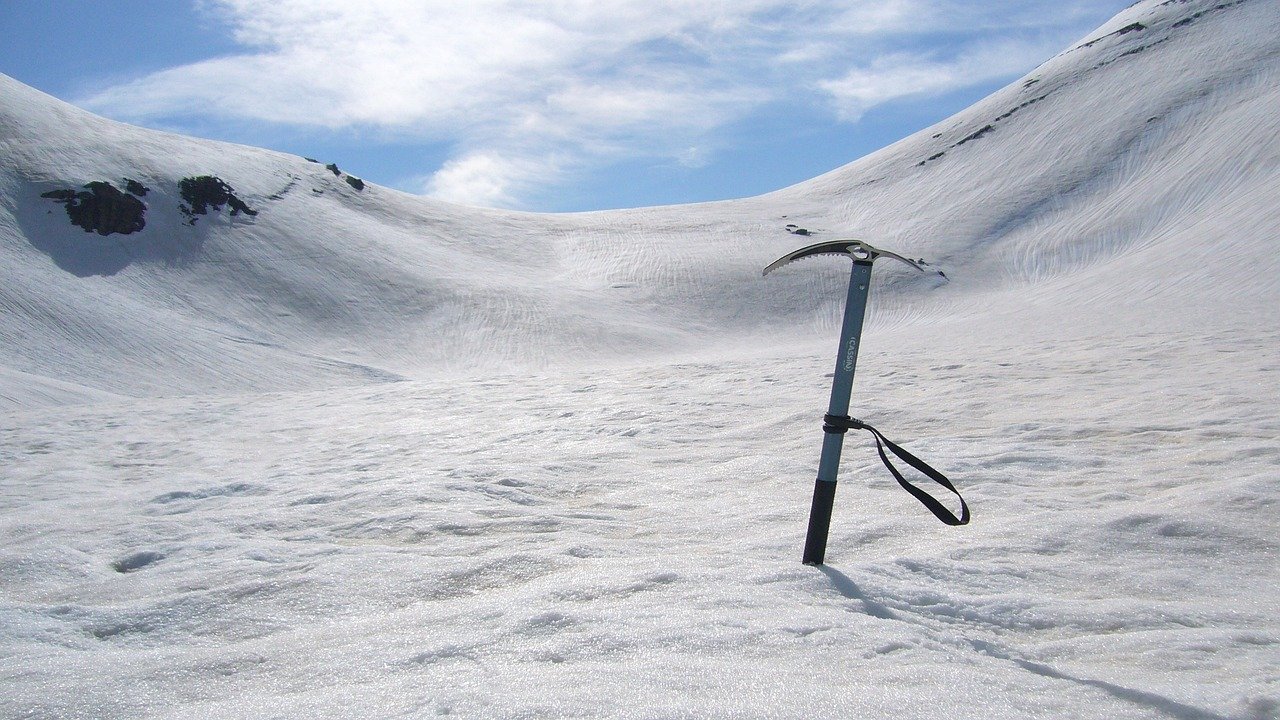 ice-ax-501485-1280