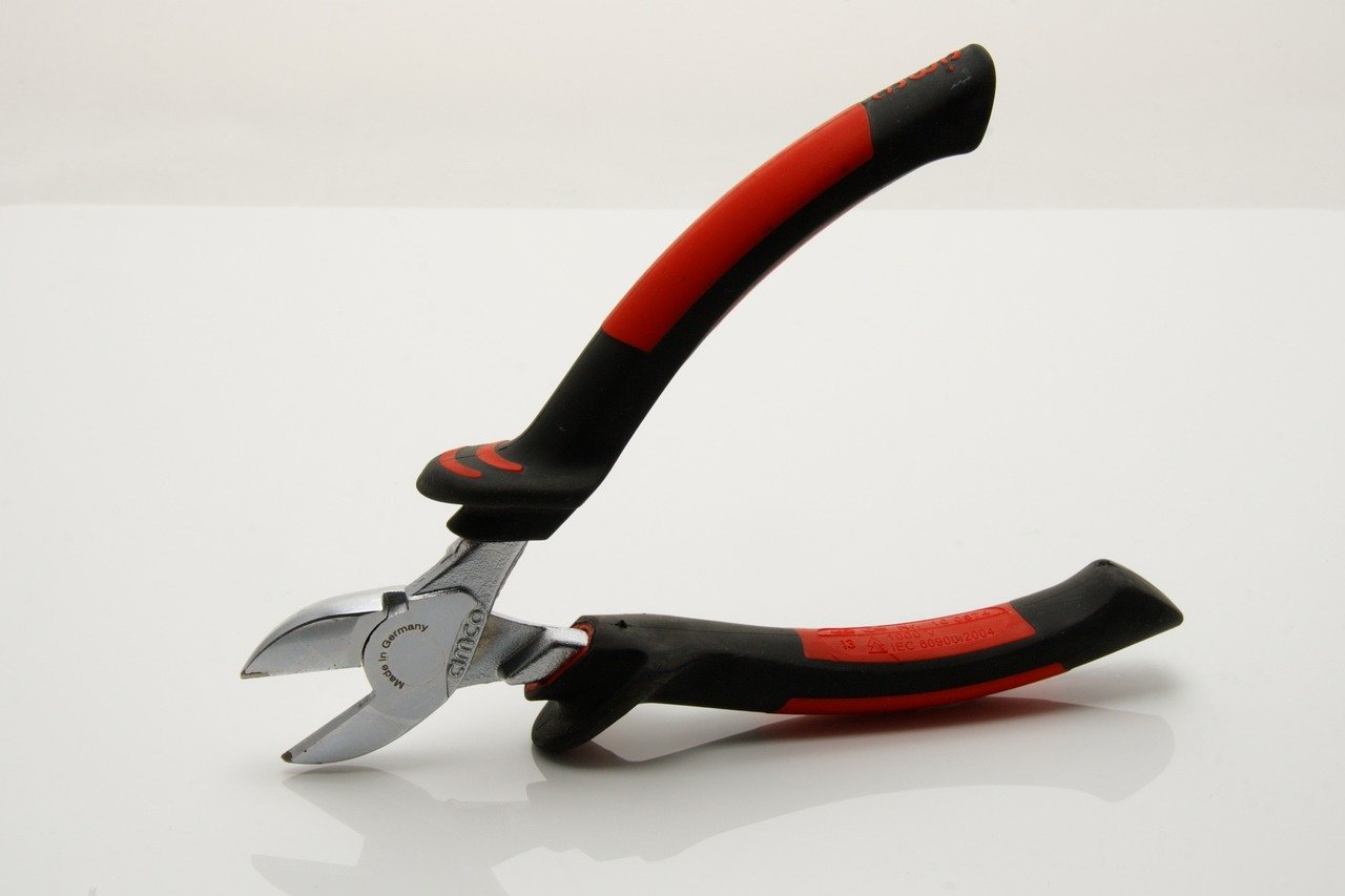 pliers-1031974-1280
