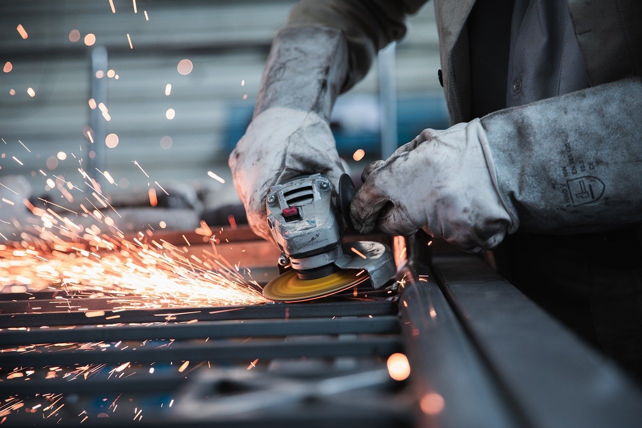 worker-5736096-1280