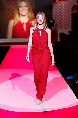 256px-Heidi-Klum-in-John-Galliano